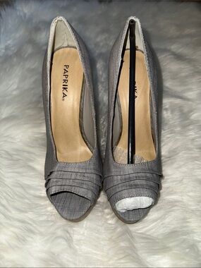 Paprika Silver-Gray Peep Toe Layered Pumps